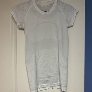 Lululemon short sleeve